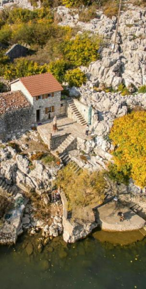 Гостиница Holiday home Raduš  Добра Вода